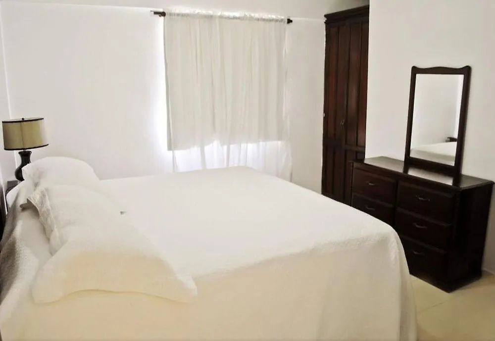 Hotel La Colonia Santo Domingo